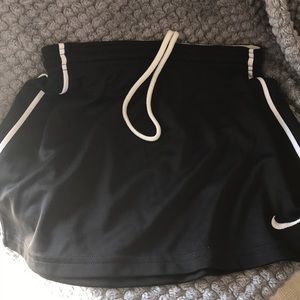 Girls Nike dri-fit medium